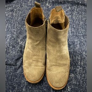 Sofft Bellis III grey ankle boots